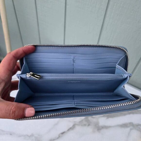 Coach Signature Canvas Long Accordion Zip Wallet in Cream/Blue. - Picture 6 of 7